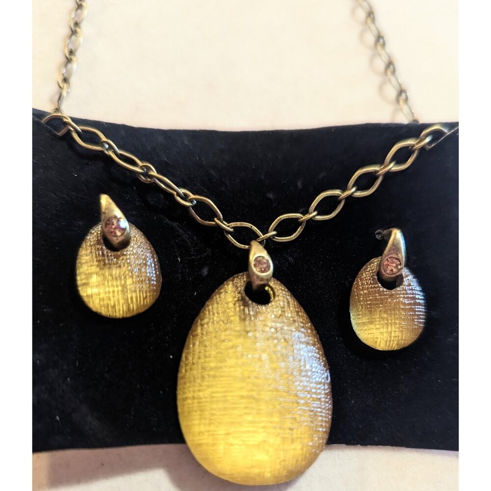 AVON Shimmer Necklace & Earrings Bold Tear Drop Champagne Gold Tone New
